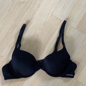 Calvin Klein Perfectly Fit Black Bra